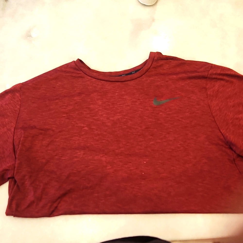 Nike Dri-fit men's top in Burgundy. Size XL